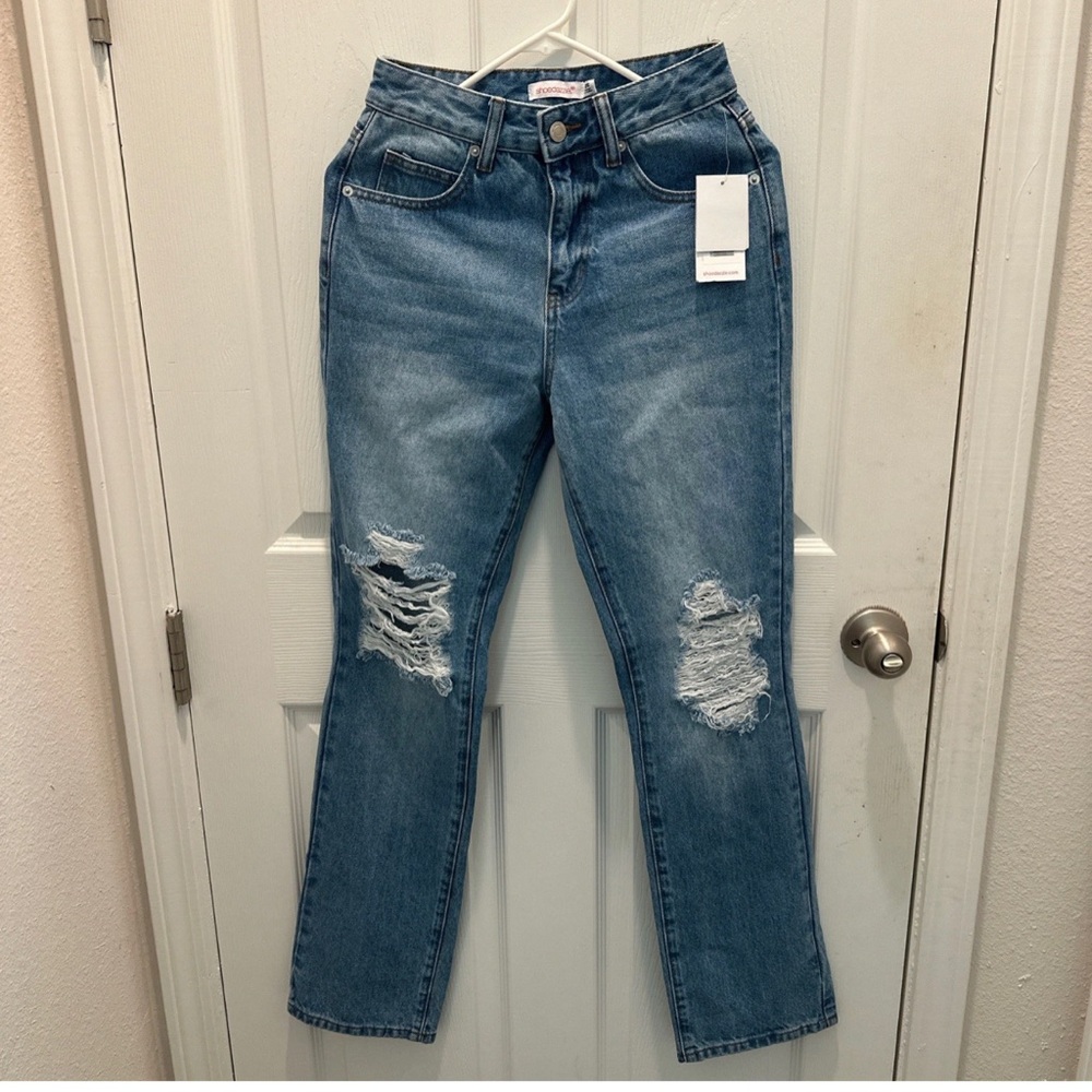 Shoe Dazzle Classic Distressed Women's Jeans